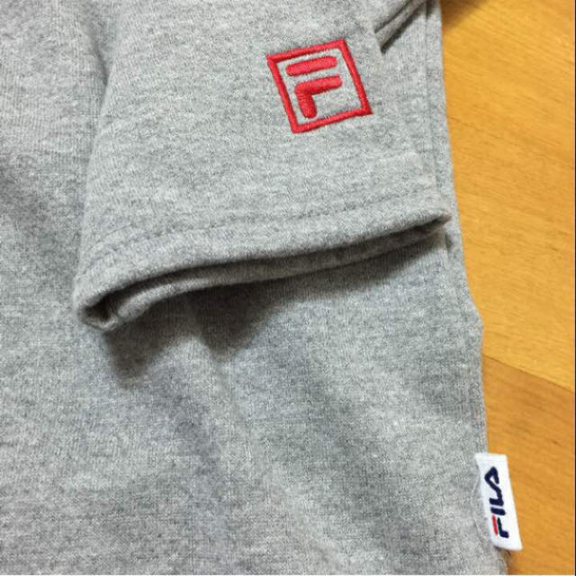 FILA(フィラ)の特価！ 新品  FILA  フィラ ロゴトレーナー レディース L メンズ レディースのトップス(トレーナー/スウェット)の商品写真