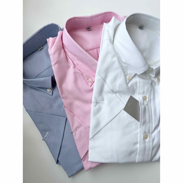 UNIQLO(ユニクロ)のUNIQLO ノンアイロン　ロイヤルオックスシャツ　半袖ホワイト　L 未使用品 メンズのトップス(シャツ)の商品写真