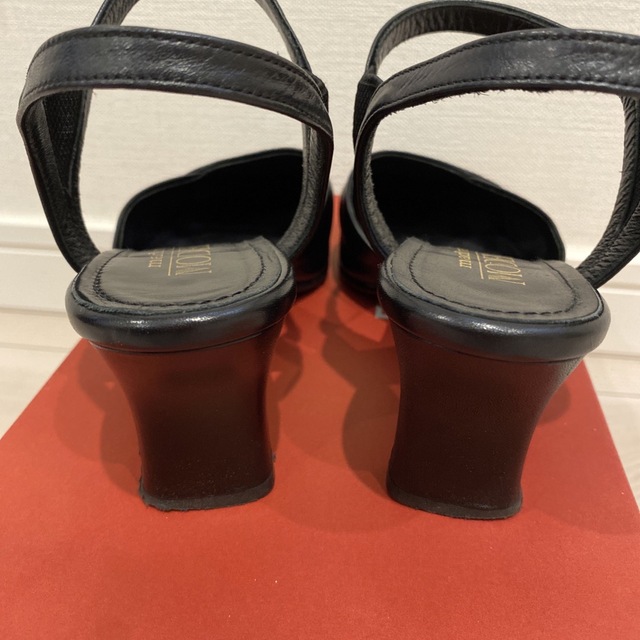madras(マドラス)のmadras MODELLO マドラス ストラップサンダル スクエアトゥー レディースの靴/シューズ(ハイヒール/パンプス)の商品写真