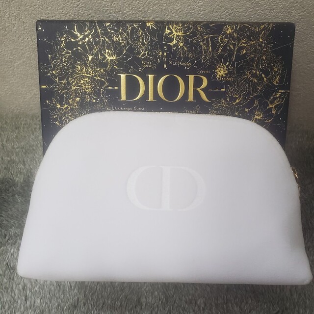 Dior(ディオール)のDior　非売品　ノベルティポーチ エンタメ/ホビーのコレクション(ノベルティグッズ)の商品写真