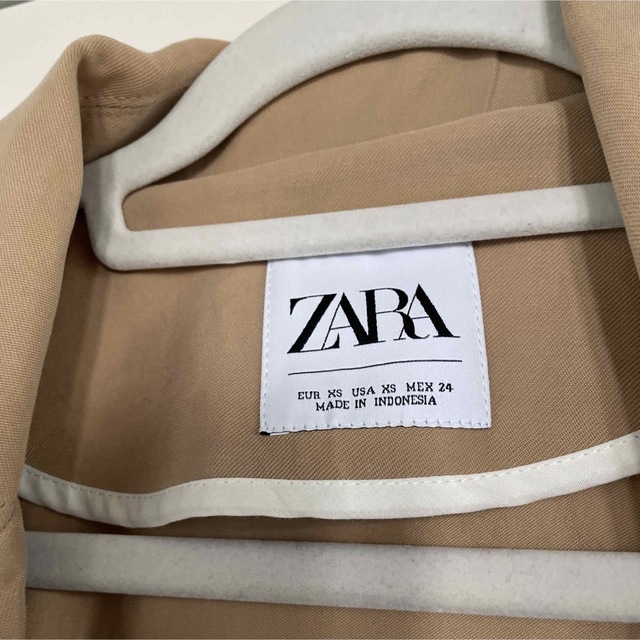 ZARA(ザラ)のzara トレンチコート　ＸＳ レディースのジャケット/アウター(トレンチコート)の商品写真