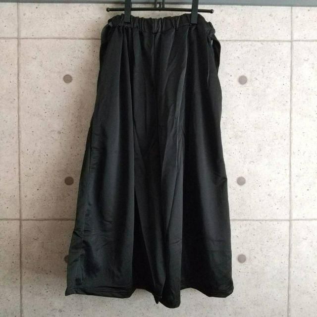 418▢11　袴パンツ　ブラック　リボン付き　モード系　オーバーサイズ　V系 レディースのパンツ(カジュアルパンツ)の商品写真