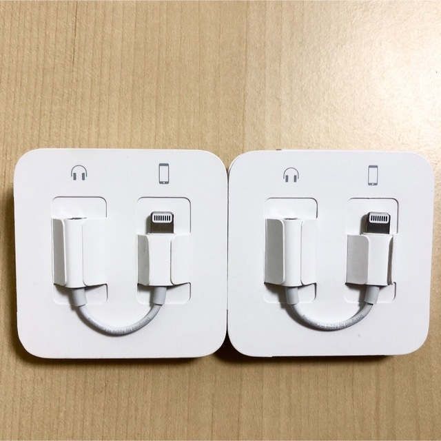 Apple iPhone 純正 変換アダプタ イヤホンジャック【新品未使用】2個セットの通販 by ゼット Apple iPhone イヤホン 純正 新品未使用 2個セット