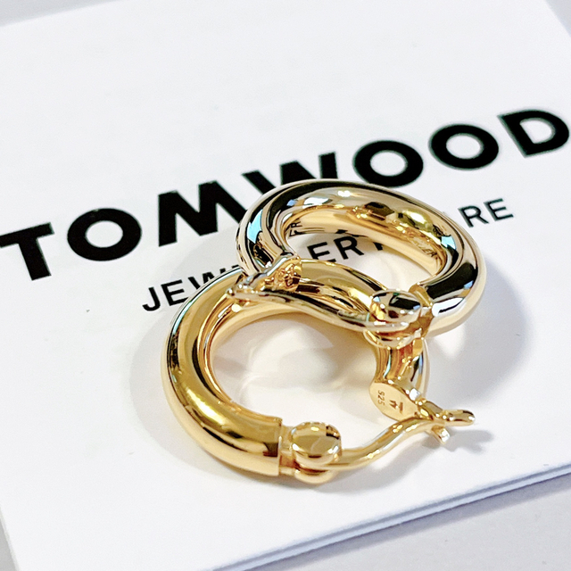 TOM WOOD スモール Classic Hoops Thick ピアス 格安即決 www.gold-and