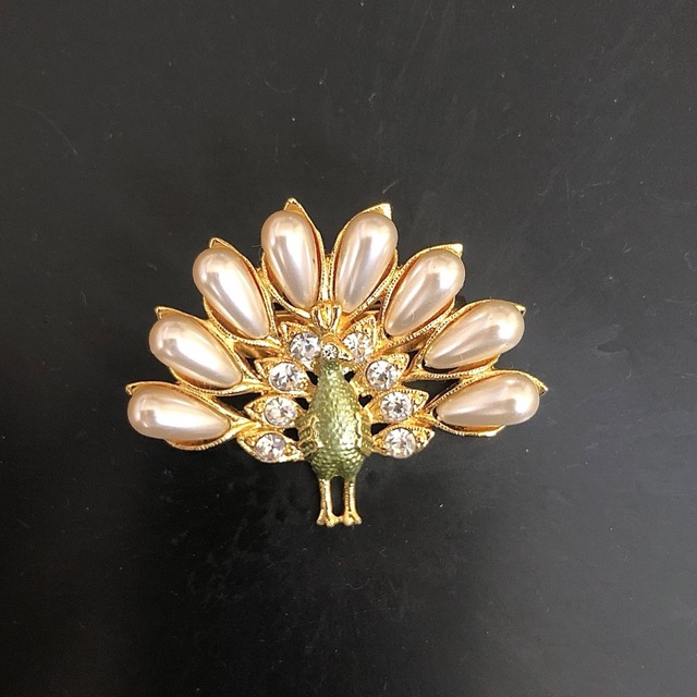 Lochie(ロキエ)のvintage Brooch ✴︎ レディースのアクセサリー(ブローチ/コサージュ)の商品写真