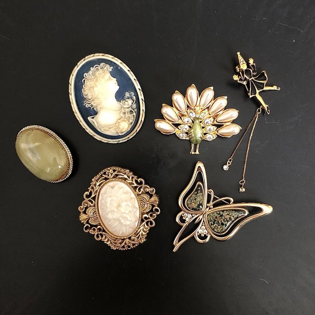 Lochie(ロキエ)のvintage Brooch ✴︎ レディースのアクセサリー(ブローチ/コサージュ)の商品写真