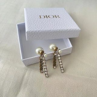 春物がお買い得☆週末限定SALE Dior メタル&レジンパール TRIBALES J