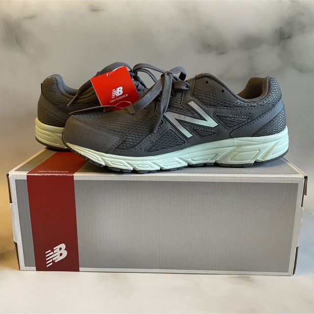 New Balance(ニューバランス)の【新品未使用】NB 24.5cm 4E ワイド グレー【箱あり】 レディースの靴/シューズ(スニーカー)の商品写真