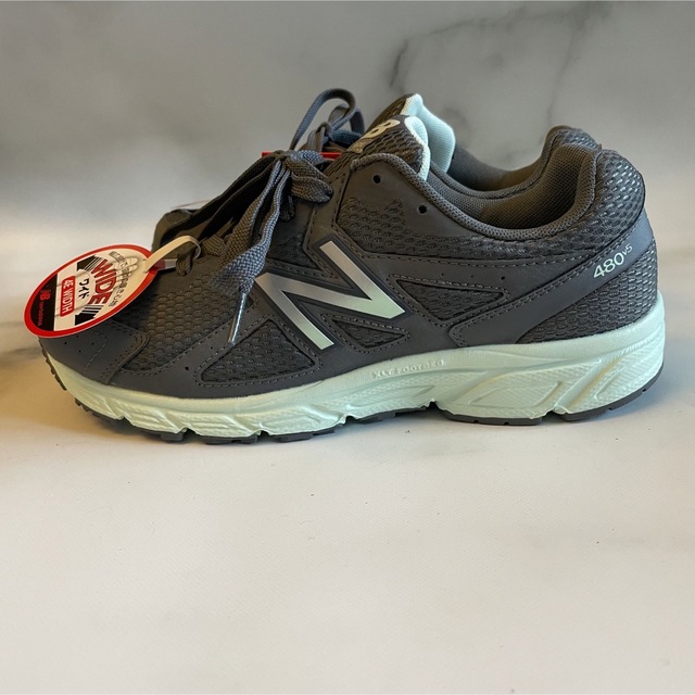 New Balance(ニューバランス)の【新品未使用】NB 24.5cm 4E ワイド グレー【箱あり】 レディースの靴/シューズ(スニーカー)の商品写真