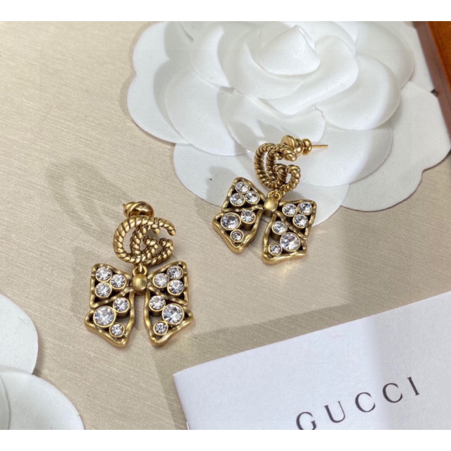 大注目 未使用 GUCCI グッチ バタフライ ピアス 蝶 アクセサリー