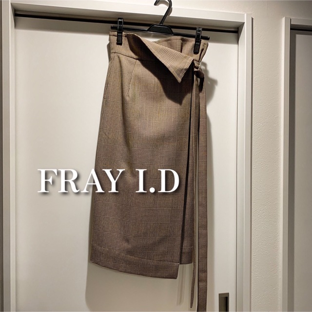 FRAY I.D(フレイアイディー)のFRAY I.D(フレイ アイディー) ★スカート レディースのスカート(ひざ丈スカート)の商品写真