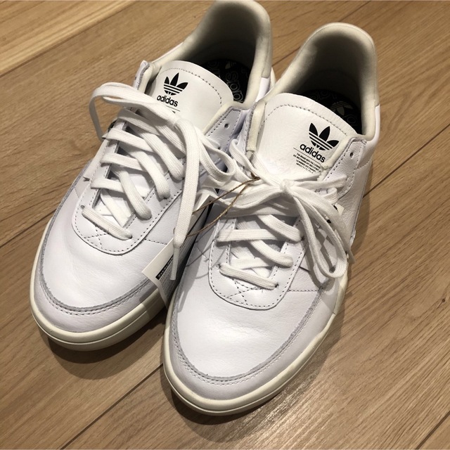 新品未使用 完売 24.5 adidas HER COURT W CLOUD 開店祝い noxcapital.de