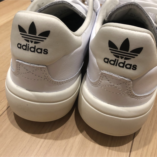 新品未使用 完売 24.5 adidas HER COURT W CLOUD