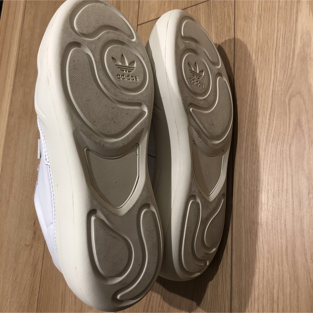新品未使用 完売 24.5 adidas HER COURT W CLOUD
