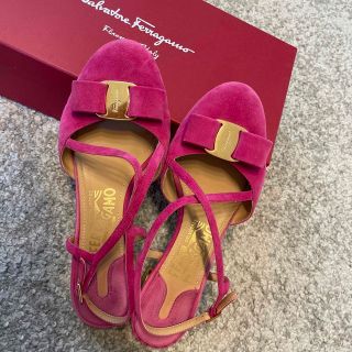 サルヴァトーレフェラガモ(Salvatore Ferragamo)のフェラガモ　パンプス　23センチ(ハイヒール/パンプス)