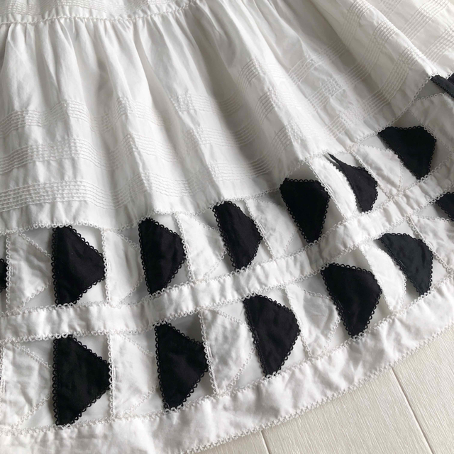 インゲボルグ 白×黒 透かし パッチワーク ピンタック スカート 2