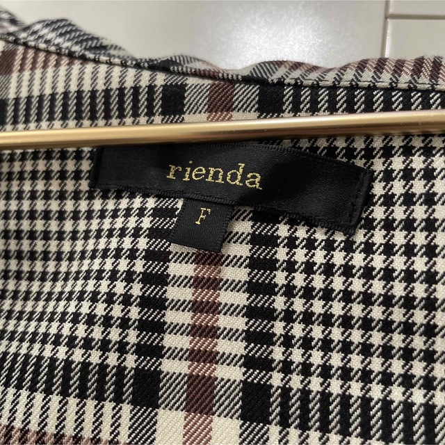 rienda(リエンダ)のrienda ＊ トップス ベルト付き シャツ 美品 レディースのトップス(シャツ/ブラウス(半袖/袖なし))の商品写真