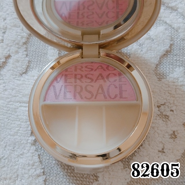 VERSACE(ヴェルサーチ)のVERSACE アイシャドー 82605 コスメ/美容のベースメイク/化粧品(アイシャドウ)の商品写真