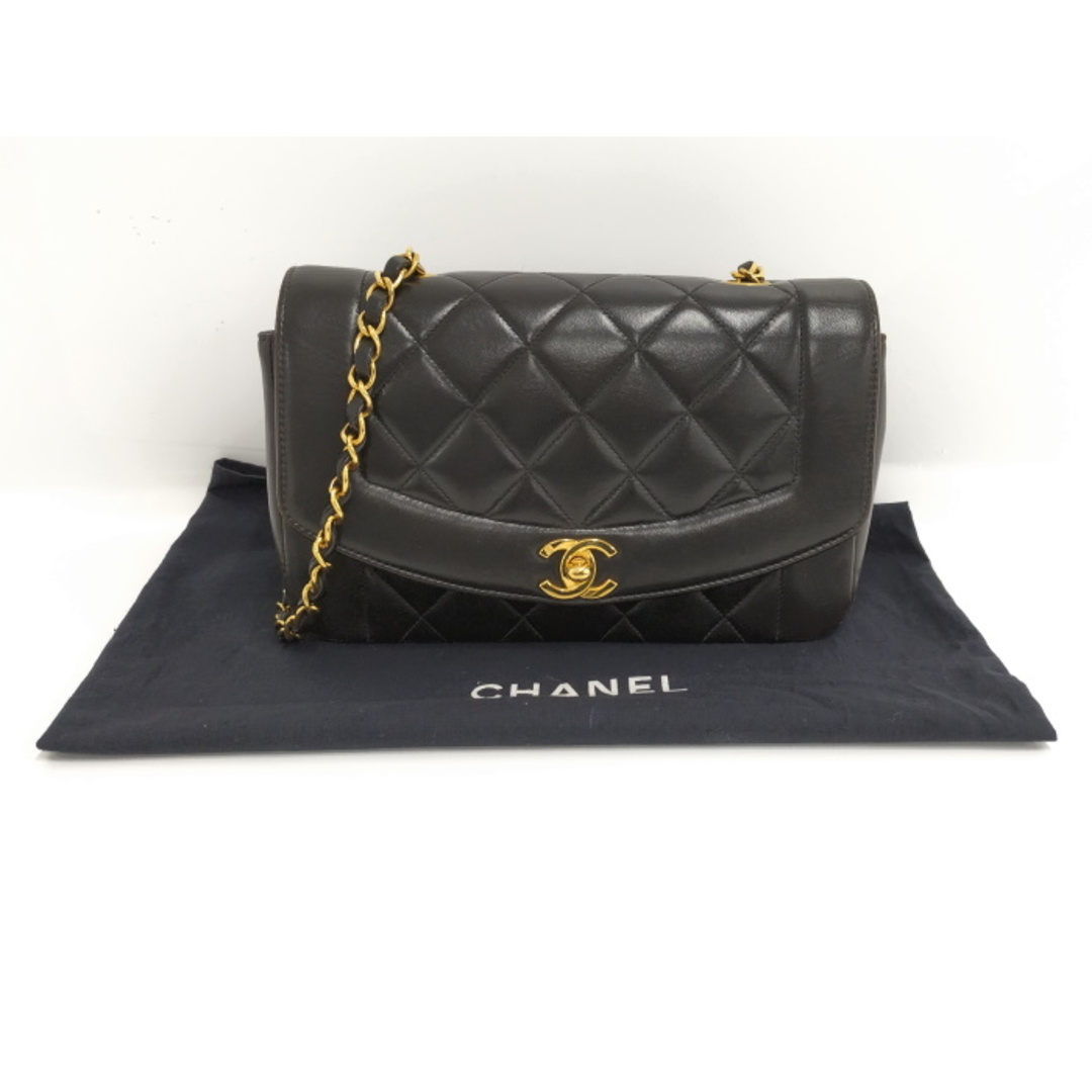 CHANEL チェーンショルダーバッグ マトラッセ22 ダイアナフラップ レザー