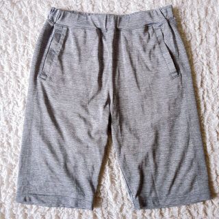 ユニクロ(UNIQLO)のユニクロ★ハーフパンツ グレー 140㎝★中古N(パンツ/スパッツ)