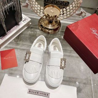 ロジェヴィヴィエ モデルの通販 76点 | ROGER VIVIERを買うならラクマ