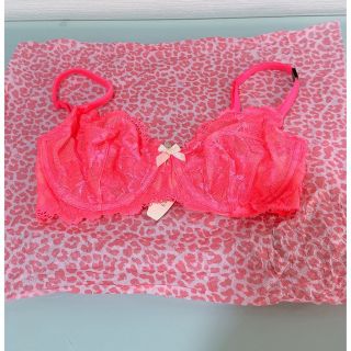 ヴィクトリアズシークレット(Victoria's Secret)のVictoria's Secret ピンクレースブラジャー　32D(ブラ)