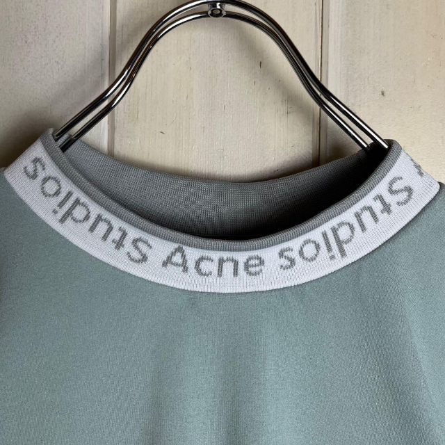 Acne Studios(アクネストゥディオズ)の【人気Lサイズ】アクネストゥディオズ☆首元ロゴ入りモックネックTシャツ 現行 メンズのトップス(Tシャツ/カットソー(半袖/袖なし))の商品写真