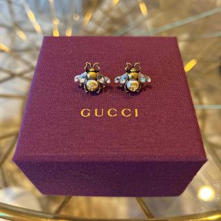 グッチ(Gucci)のGUCCI クリスタル付きビー(ハチ)ピアス(ピアス)