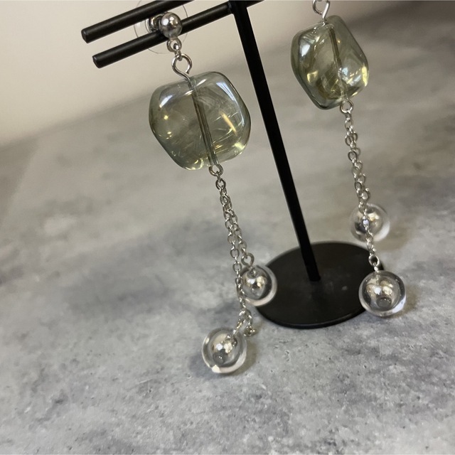 Ron Herman(ロンハーマン)の■017.uruuru glas beads×Waterball pierce■ ハンドメイドのアクセサリー(ピアス)の商品写真