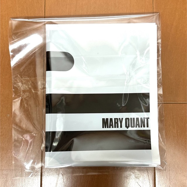 MARY QUANT(マリークワント)の新品未開封　マリークワント　マリクワ　ショッパー　プレゼント　袋　2つセット レディースのバッグ(ショップ袋)の商品写真