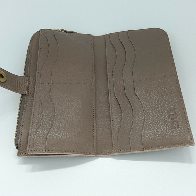 IL BISONTE(イルビゾンテ)の【新品】IL BISONTE　長財布　トルトラ レディースのファッション小物(財布)の商品写真