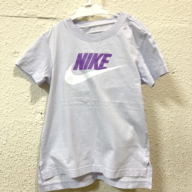 NIKE(ナイキ)のNIKE キッズ　ガール　Tシャツ　チュニック　130 キッズ/ベビー/マタニティのキッズ服女の子用(90cm~)(Tシャツ/カットソー)の商品写真