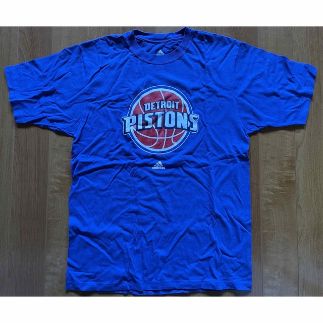 adidas(アディダス)のadidas NBA デトロイトピストンズ　Tシャツ メンズのトップス(Tシャツ/カットソー(半袖/袖なし))の商品写真