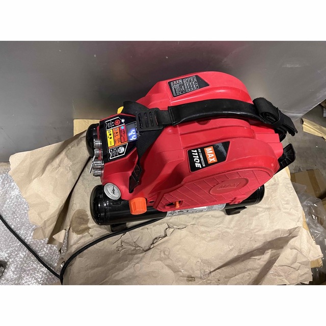 良品 低騒音マックス☆高圧常圧エアコンプレッサー☆AK-HL1110E☆ 限定
