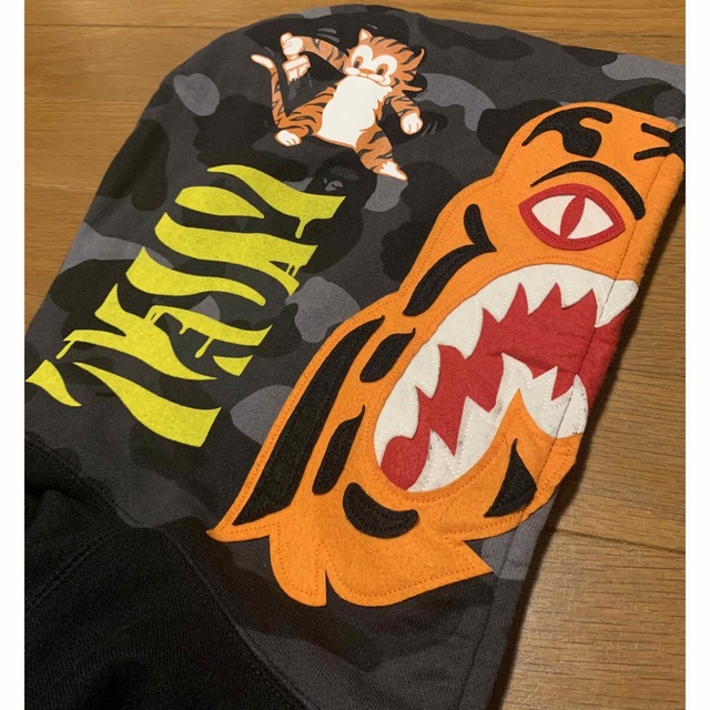 A BATHING APE(アベイシングエイプ)のBAPE TIGER FULLZIP HOODIE サイズ M ベイプ　NIGO メンズのトップス(パーカー)の商品写真