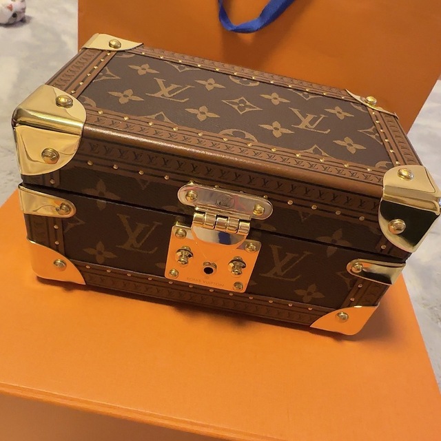 LOUIS VUITTON(ルイヴィトン)のヴィトン　オーダー　トランク レディースのファッション小物(その他)の商品写真