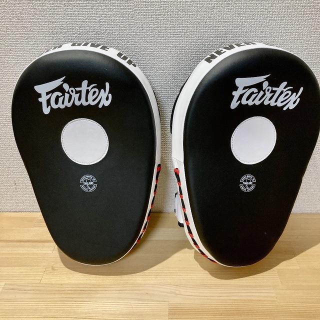 新品】fairtex フォーカスミット FMV13 キックミット ホワイトの通販 ...