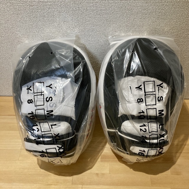 新品】fairtex フォーカスミット FMV13 キックミット ホワイトの通販 ...