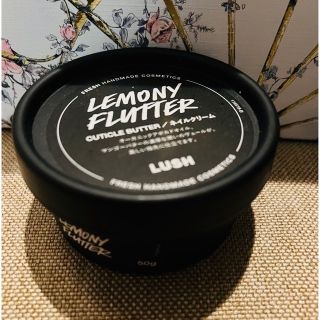 ラッシュ(LUSH)のLUSH ネイルクリーム檸檬の指先　新品未使用✴︎(ハンドクリーム)