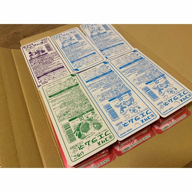 フエラムネ 50th 50周年 いちご ぶどう 12個 ミニチュア 食品/飲料/酒の食品(菓子/デザート)の商品写真