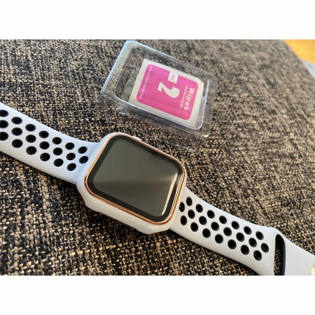 Apple Watch カバー   ホワイト　40mm  ゴールドフレーム スマホ/家電/カメラのスマホアクセサリー(モバイルケース/カバー)の商品写真