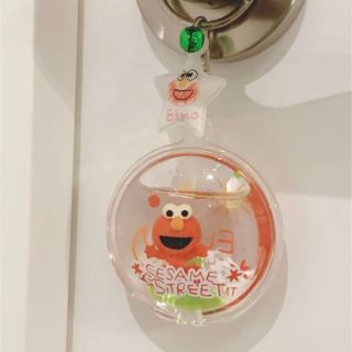 セサミストリート(SESAME STREET)のUSJ ユニバ エルモ セサミストリート プラスチック 水 鈴 キーホルダー(キーホルダー)