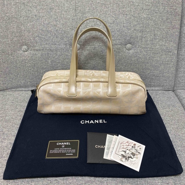 CHANEL シャネル　ニュートラベルライン　ミニボストン　ベージュのサムネイル