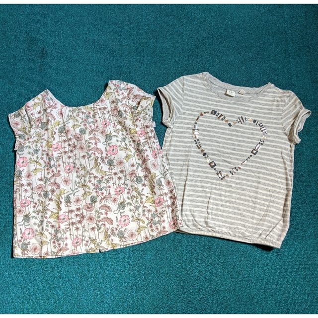 GAP Kids(ギャップキッズ)のGap　ハート柄ボーダー半袖Ｔシャツ　130　ギャップ キッズ/ベビー/マタニティのキッズ服女の子用(90cm~)(Tシャツ/カットソー)の商品写真