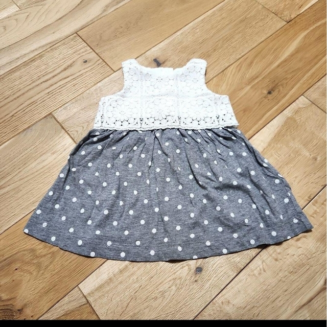 babyGAP(ベビーギャップ)のbaby GAP ベビーギャップ ノースリーブ ワンピース 80サイズ ドット キッズ/ベビー/マタニティのベビー服(~85cm)(ワンピース)の商品写真