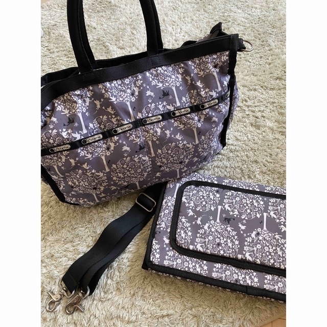 LeSportsac(レスポートサック)の【美品&レア】レスポート マザーズバッグ ベビートート シート付き キッズ/ベビー/マタニティのマタニティ(マザーズバッグ)の商品写真