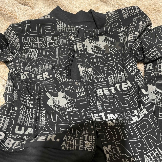 UNDER ARMOUR(アンダーアーマー)のアンダーアーマー上着 キッズ/ベビー/マタニティのキッズ服男の子用(90cm~)(ジャケット/上着)の商品写真