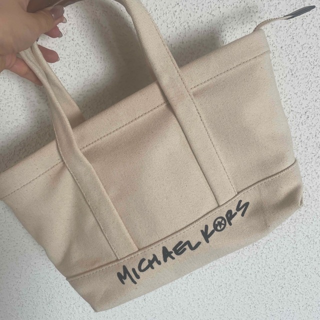 Michael Kors(マイケルコース)のマイケルコース　キャンバス　トップジップ　トートバッグ レディースのバッグ(トートバッグ)の商品写真