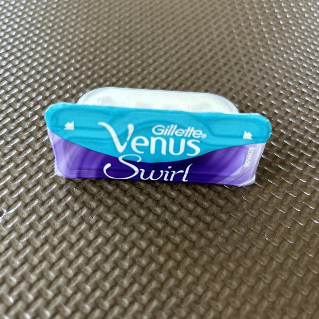 Gillette(ジレット)の【新品】Gillette Venus Swirl 替刃 コスメ/美容のシェービング(カミソリ)の商品写真