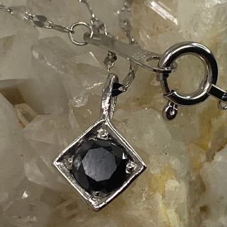 pt900 プラチナ 天然ブラックダイヤモンド0.31ct ペンダントネックレス